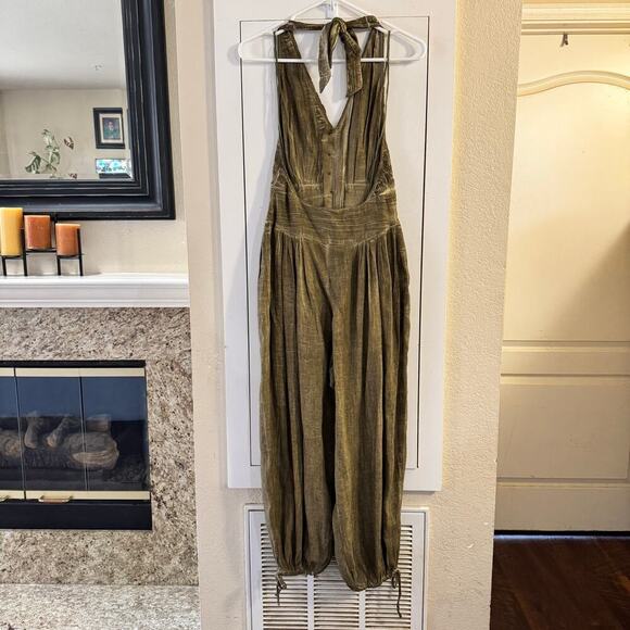 Free People Travel Light Halter Neck Smocked Moss Green Jumpsuit Small Hippie - Picture 5 of 12
